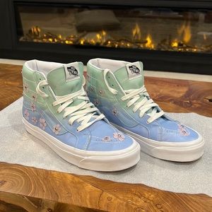 Used Vans X SpongeBob Sandy Liang Shoes Size 9 in Women